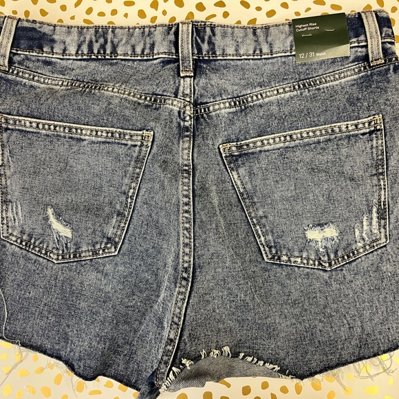 Highest rise cutoff shorts (NWT) - Picture 4 of 5